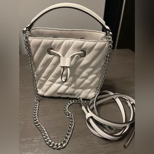 Michael Kors white bucket purse with 2 detachable straps